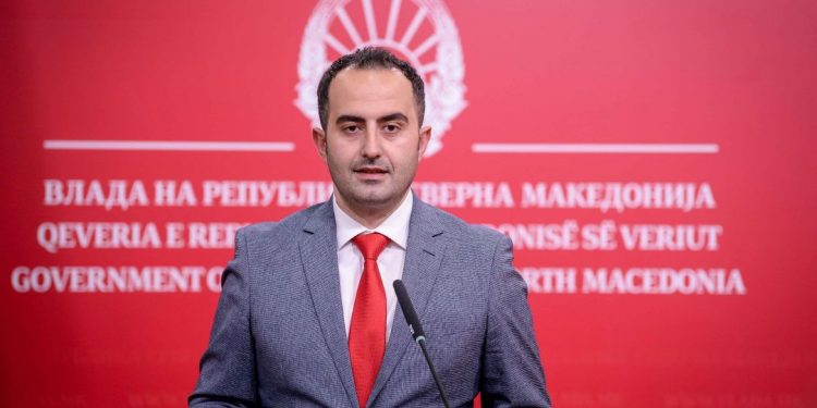 Shaqiri: Komuna e Tetovës e largoi drejtorin e shkollës me presion politik