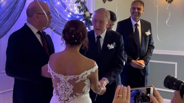 William Walker martohet për herë të tretë në moshën 89 vjeçare