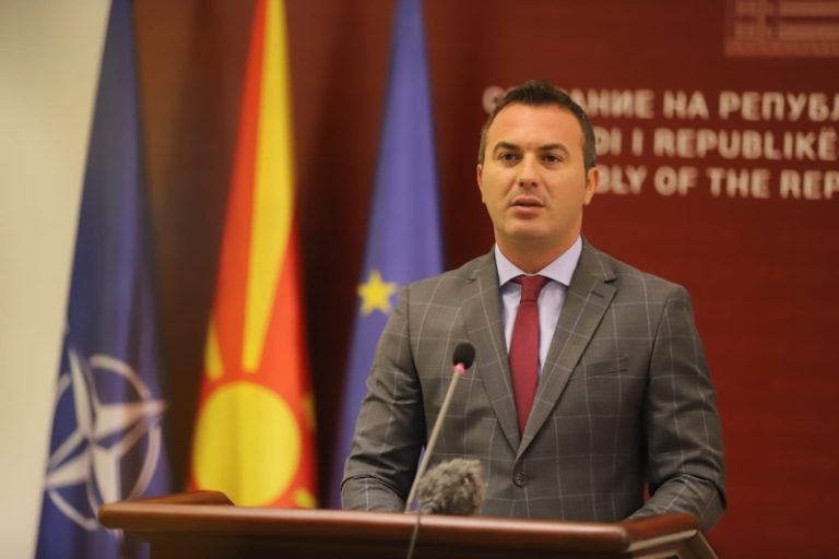 Ademi: Marrëveshja e Ohrit në dorë të një serbi me bindje putiniste